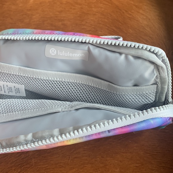 Everywhere Belt Bag - Tie Dye - Picture 2 of 5